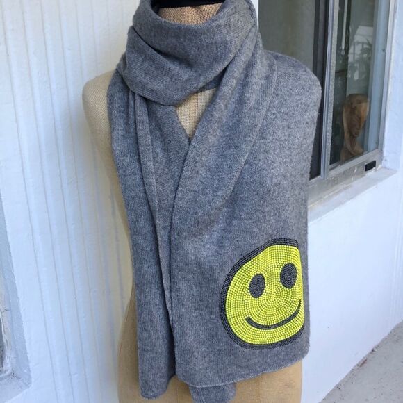 Scarf   - Picture 1 of 2
